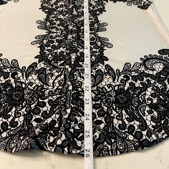 INC black & cream sleeveless blouse - Picture 6 of 9